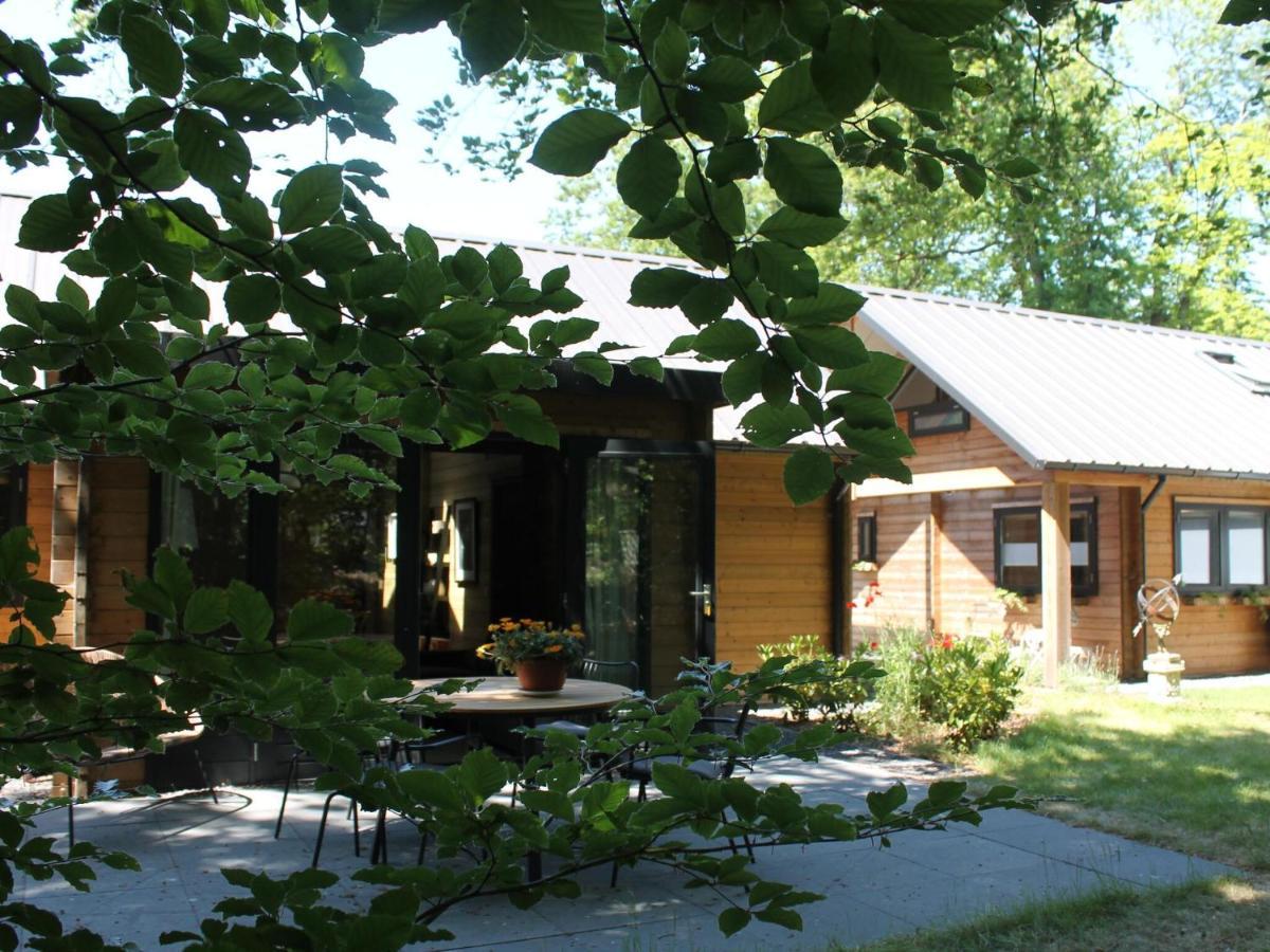 Cosy Wooden House Amid Woods In Soesterberg Utrecht Exteriér fotografie